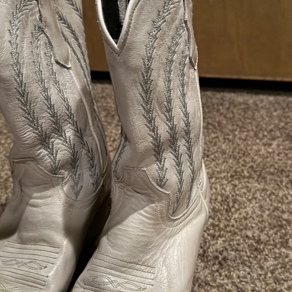 Sterling River - White Western Heeled Boots - Picture 6 of 8